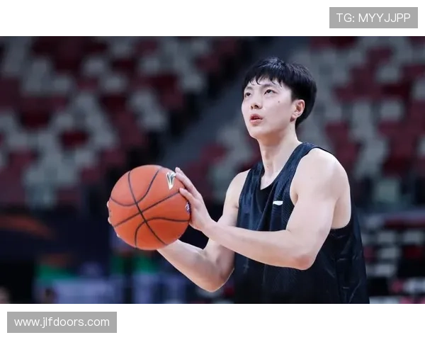 莫兰德精彩抢断王哲林 胡明轩底角三分绝杀展现个人实力